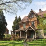 What Is Important To Know When Building A Luxury House #beverlyhills #beverlyhillsmagazine #luxuryhouse #hiringyourcontractors #homeconstruction #buildinghouses