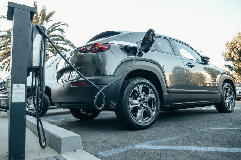 What Luxury EV cars Are Available Today? #beverlyhills #beverlyhillsmagazine #bevhillsmag #EVonthemarket #luxuryEVs #drivinginstyle #vehicles