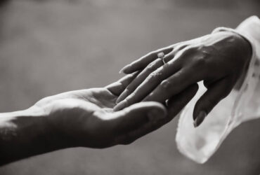What Men Should Know About Engagement Rings: #beverlyhills #beverlyhillsmagazine #engagementrings #rings #jewelry #engagement #wedding #ring