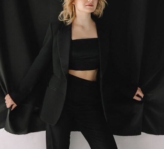 What Should I Wear With A Black Crop Top? #beverlyhills #beverlyhillsmagazine #blackcroptop #high-waistedskirts #joggerpants #versatileoutfits