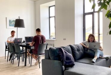 What is Coliving? #beverlyhills #beverlyhillsmagazine #coliving #sharedhousing #housingoptions #cohousing