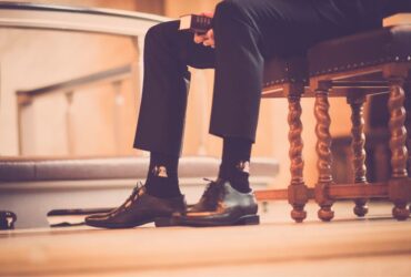 What to Wear if You Want to Match Your Socks to Your Outfit? #beverlyhills #beverlyhillsmagazine #casualoutfit #premiumsocks #casualwear #funnysocksformen