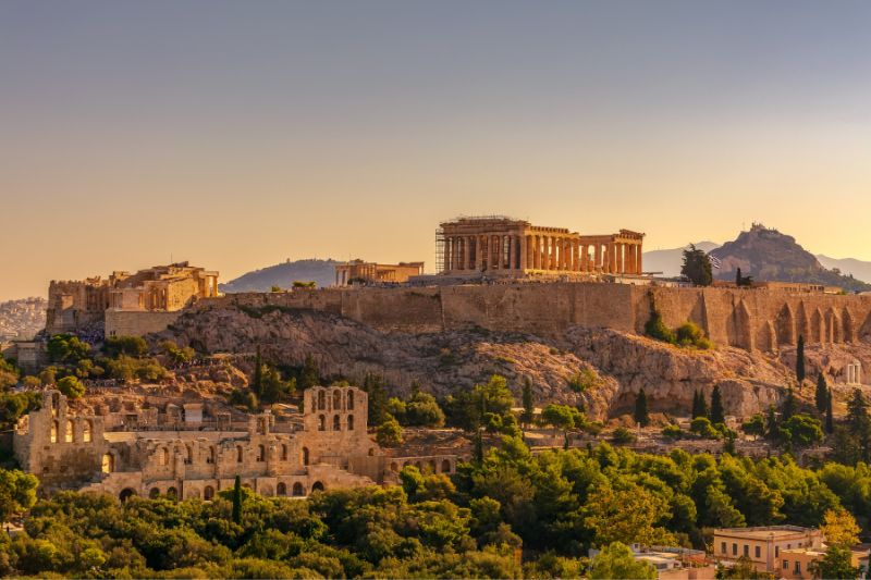Where and Why You Should Go to Athens #beverlyhills #beverlyhillsmagazine #athens #touristdestination #sunnycity #beautifulcity #bevhillsmag