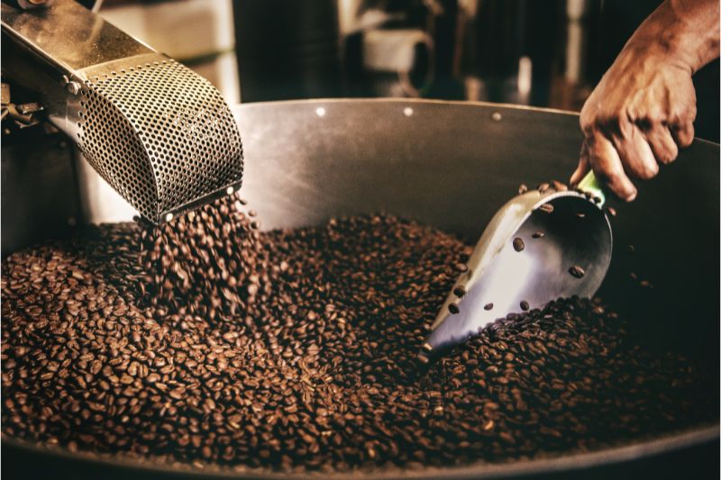 Why Are Specialty Coffee Beans Better Than Normal Coffee Beans? #beverlyhills #beverlyhillsmagazine #coffeebeans #commercialvariety #robusta #arabica #coffeedrinker #specialtycoffeebeans