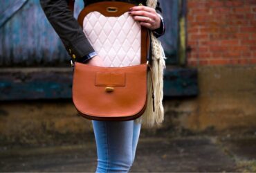 Why Choose a Crossbody Bag? #beverlyhills #beverlyhillsmagazine #crossbodybag #shoulderbag #typeofbag