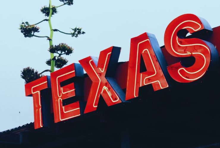 Why Do California Business Owners Move To Texas? #beverlyhills #beverlyhillsmagazine #livinginTexas #businessincalifornia #relocatetocalifornia