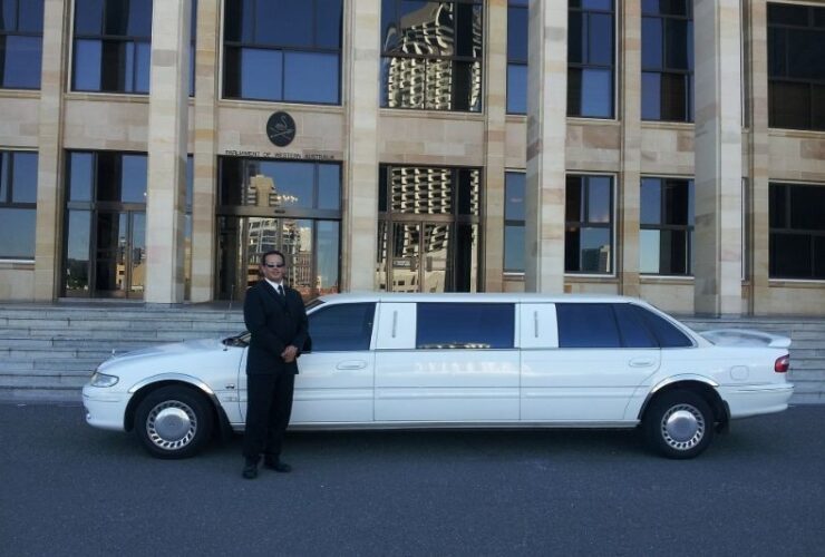 Why Famous People Love limousines So Much: #beverlyhills #beverlyhillsmagazine #limousines #celebrities #luxury #luxurylifestyle #luxurycars #celebritylifestyle