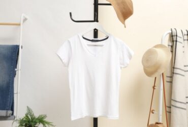 Would You Look Good in V-Neck T-Shirts? #beverlyhills #beverlyhillsmagazine #customdesigns #perfectt-shirt #bodytype #casualshirt #bodyshape #bodytype #bevhillsmag #customdesigns