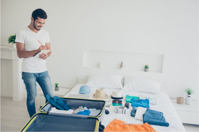 Your Perfect Packing Checklist For The Perfect Vacation #beverlyhills #beverlyhillsmagazine #healthyfoods #packingchecklist #vacation #planningyournexttrip