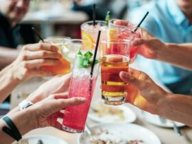 You’re Drinking Too Much Alcohol If You See These Signs #beverlyhills #beverlyhillsmagazine #toomuchalcohol #improveyourskinsappearance #alcoholconsumption #bevhillsmag