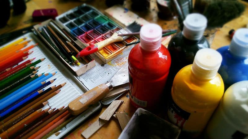 Best Reasons To Try Acrylic Painting #paints #creativity #painting #beverlyhills #beverlyhillsmagazine #bevhillsmag #paint