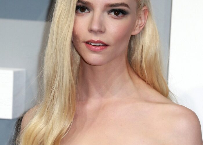 Hollywood Spotlight: Anya Taylor-Joy #bevhillsmag #beverlyhillsmagazine #beverlyhills #celebrities #moviestars #hollywoodspotlight #celebrityspotlight #Anyataylor-joy