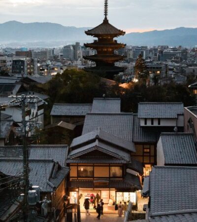 A Week in Paradise: How To Spend a Week in Kyoto #beverlyhills #beverlyhillsmagazine #kyoto #panoramicviewofkyoto #naturalbeauty #kyoto'slandscapes #Japan #stunningtemples