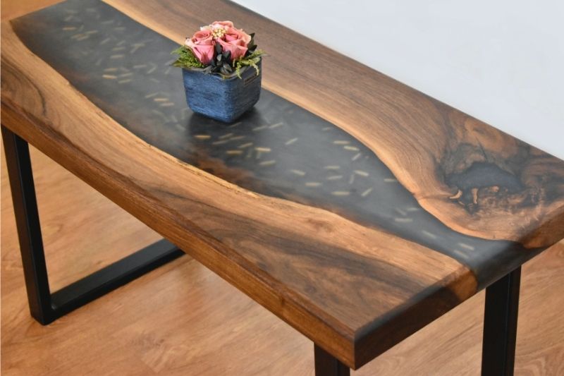 The Difference Between Epoxy and Epoxy Resin? #beverlyhills #beverlyhillsmagazine #bevhillsmag #castingresin #epoxyresin #epoxy #coatingepoxy
