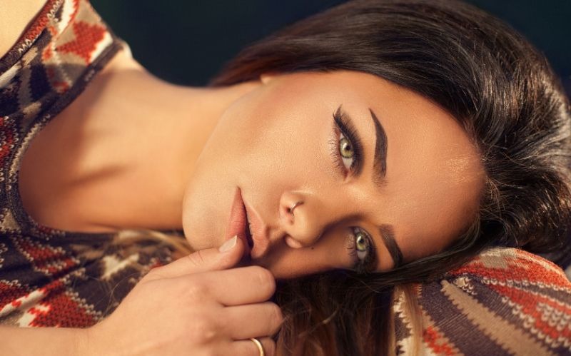 Beauty Trends To Make You Look Camera-Ready #beverlyhhills #beverlyhillsmagazine #bevhillsmag #beautytrends #skincaretreatment #beautyexperts