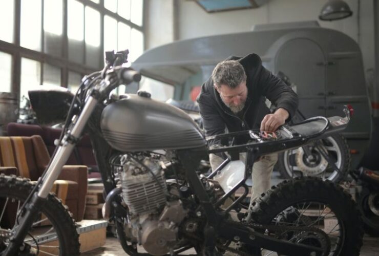 How To Tell When A Motorcycle Battery is Dead #beverlyhills #beverlyhillsmagazine #bevhillsmag #motorcyclebattery #autobattery #motorcycle #battery