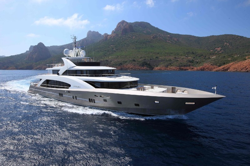Beverly Hills Magazine: Iconic Yacht: La Pellegrina 1
