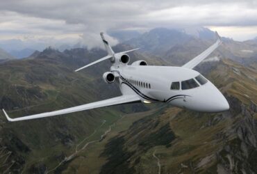 Long Range Business Jet The Falcon 7X #beverlyhills #beverlyhillsmagazine #bevhillsmag #falcon7x #dassaultfalcon7x #privatejet #businessjet #aircraft #luxuryjet #jetcharter #longrangebusinessjet