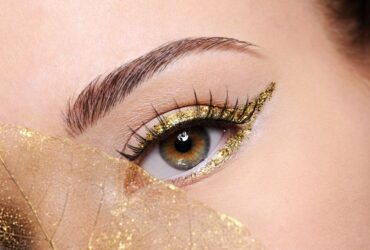 The Easiest Way to Apply Magnetic Eyeliner #beverlyhills #beverlyhillsmagazine #bevhillsmag #magneticlashes #magneticeyeliners #magneticeyelashes