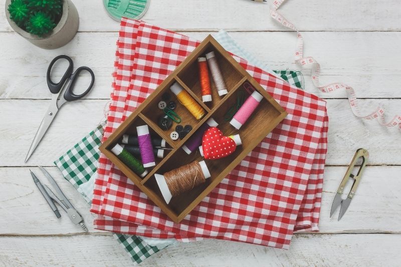 Top Benefits of Custom made Clothing #beverlyhills #beverlyhillsmagazine #bevhillsmag #fashionstyle #retailstore #purchaseclothesonline