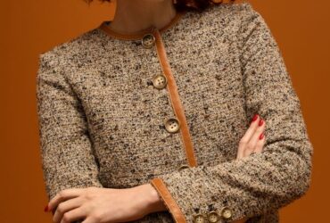Beverly Hills Magzine Fashion for Women StJohn_Fall23_Look28 #fashion #shop #style #StJohn #Suits #blazer #LuxuryClothing #Knitwear #BevHillsMag #BeverlyHills #BeverlyHillsMagazine