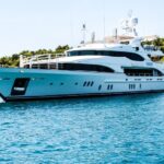 Buying a New Boat? Remember These 7 Tips #beverlyhills #beverlyhillsmagazine #bevhillsmag #buyinganewboat #purchasingaboat #boatpurchase #oldboat #onlinebuying #boatofyourdream