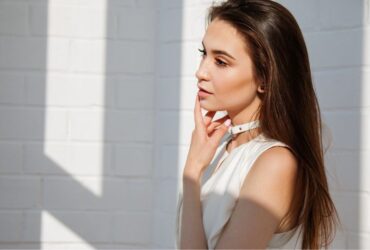 How to Style Your Clothing in a Cute Way #beverlyhills #beverlyhillsmagazine #sweaterdresses #styleyourclothinginacuteway #impressyourdate #jumpsuits