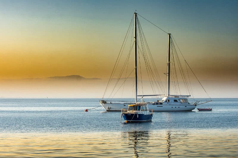 Tips To Choose The Right Boat For Sailing #boats #boating #sailing #beverlyhills #beverlyhillsmagazine