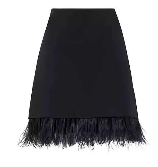 Brunello Cucinelli Mini Skirt. BUY NOW!!! #bevhillsmag #beverlyhills #beverlyhillsmagazine #miniskirt #skirt #brunellocucinelli #balckskirt #tomford