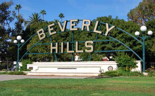 Beverly Gardens Park Lily Pond Beverly Hills Magazine