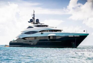 180' Heesen 2011 #yachts #luxuryyachts #bevhillsmag #beverlyhillsmagazine #beverlyhills