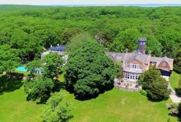 Christie Brinkley's Hampton's Mansion