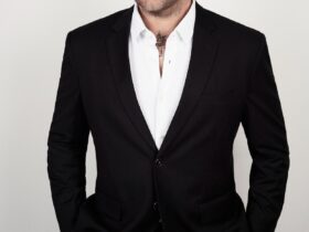 Daemon Hillin, CEO of Hillin Entertainment #daemonhillen #hollywood #producers #bevhillsmag #beverlyhills #beverlyhillsmagazine