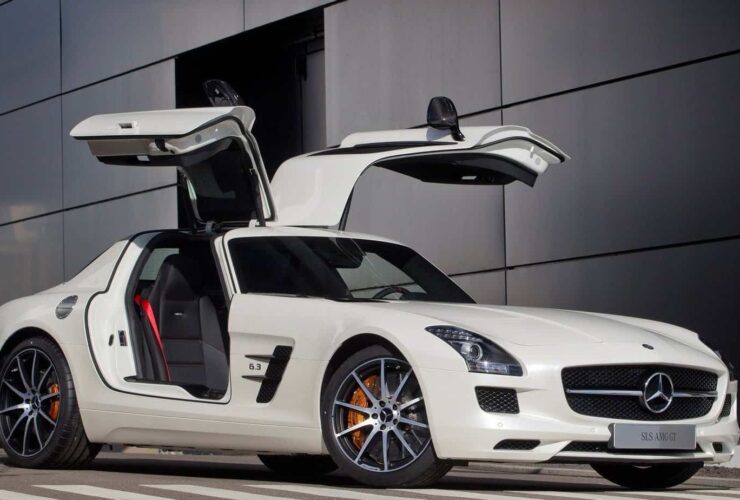 Dream-Cars-Mercedes-Benz-SLS-AMG-GT-Beverly-Hills-Magazine-1