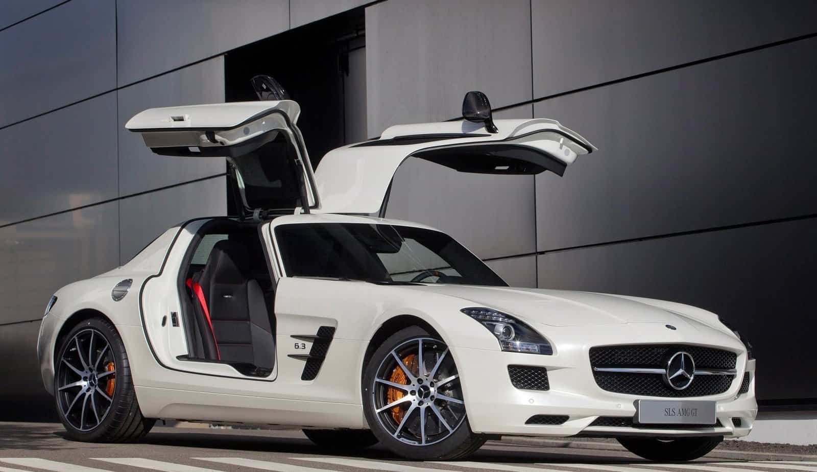 Dream-Cars-Mercedes-Benz-SLS-AMG-GT-Beverly-Hills-Magazine-1