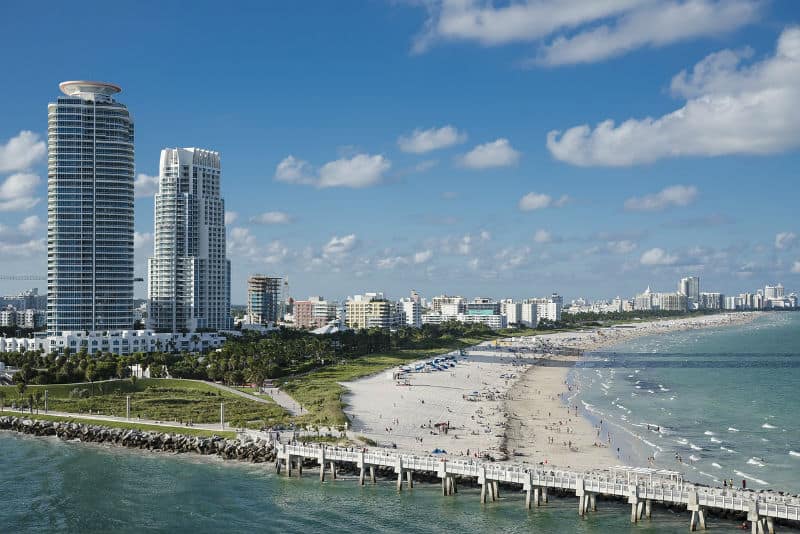 How to Travel Around Florida Easily #travel #florida #vacation #luxury #getaway #vacations #beverlyhills #beverlyhillsmagazine #bevhillsmag