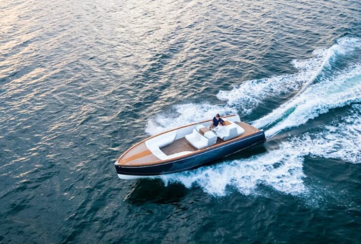 Hinckley Luxury Yachts