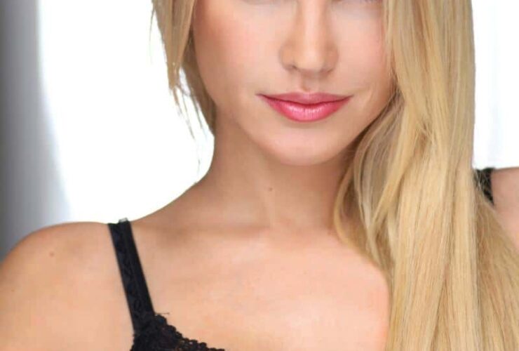 Rising Hollywood Stars: Jacqui Holland