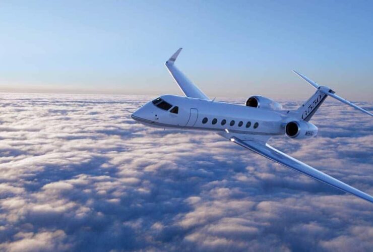 Jet-Aircraft-Gulfstream-G550-Beverly-Hills-Magazine