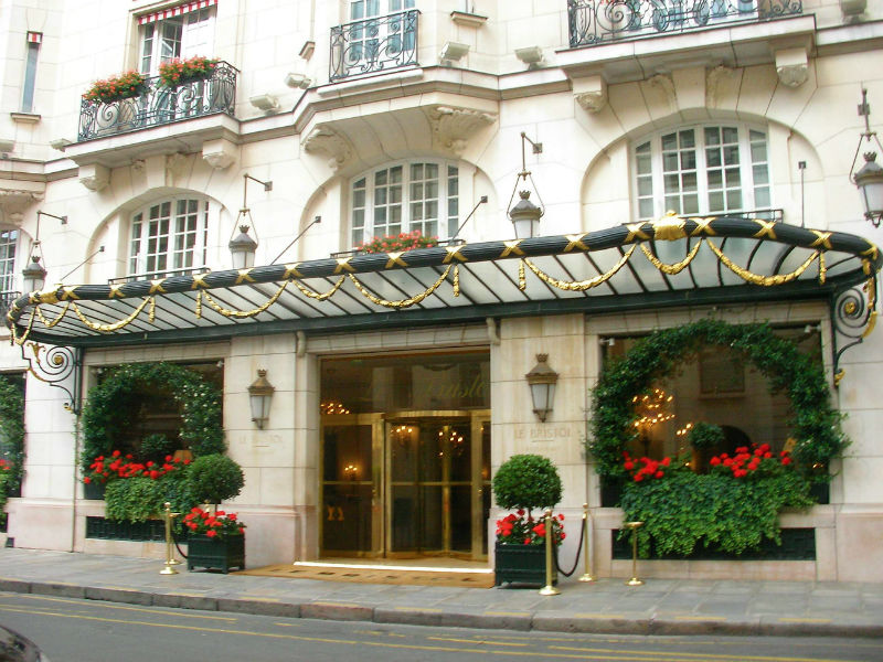 Le Bristol Paris #Fivestarhotels #exclusiveescapes #prais #france #vacation #luxurylifestyle #hotels #travel #luxury #hotels #exclusive #getaway #destinations #beautiful #life #traveling #bucketlist #beverlyhills #travel #luxury #vacation #BevHillsMag