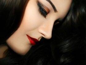 Tips To Buy The Perfect Hair Straightener. SHOP NOW!!! #beautiful #hair #hairstyles #bevhillsmag #beverlyhillsmagazine #beverlyhills