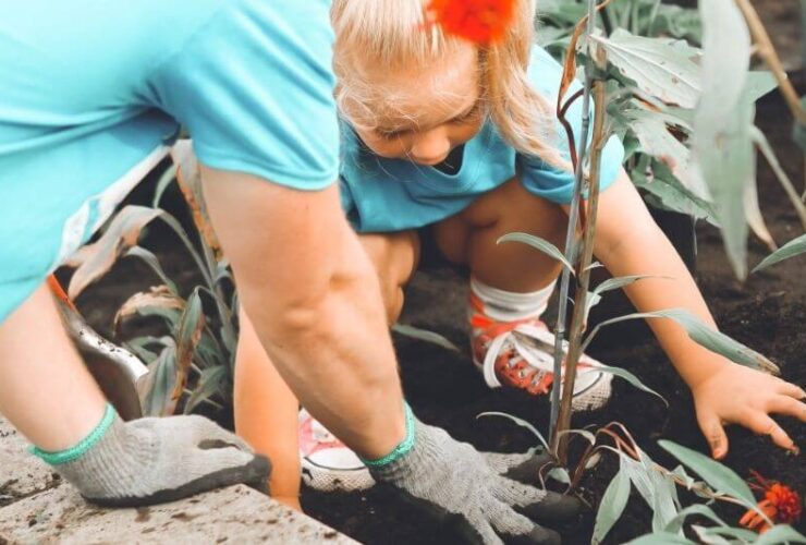 Quarantine Activities to Do With Your Little Girl:#beverlyhills #beverlyhillsmagazine #quarantineactivities #quarantine #activitiesforkids #craftprojects #teaparties #gardening