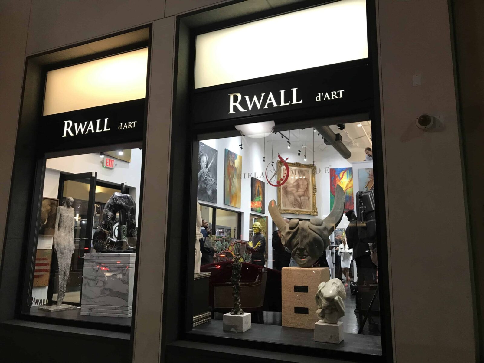 Artist RMoodie Opens RWALL D’ART in Beverly Hills #art #fineart #artists #rmoodie #beverlyhills #bevhillsmag #BevHillsMag #painting