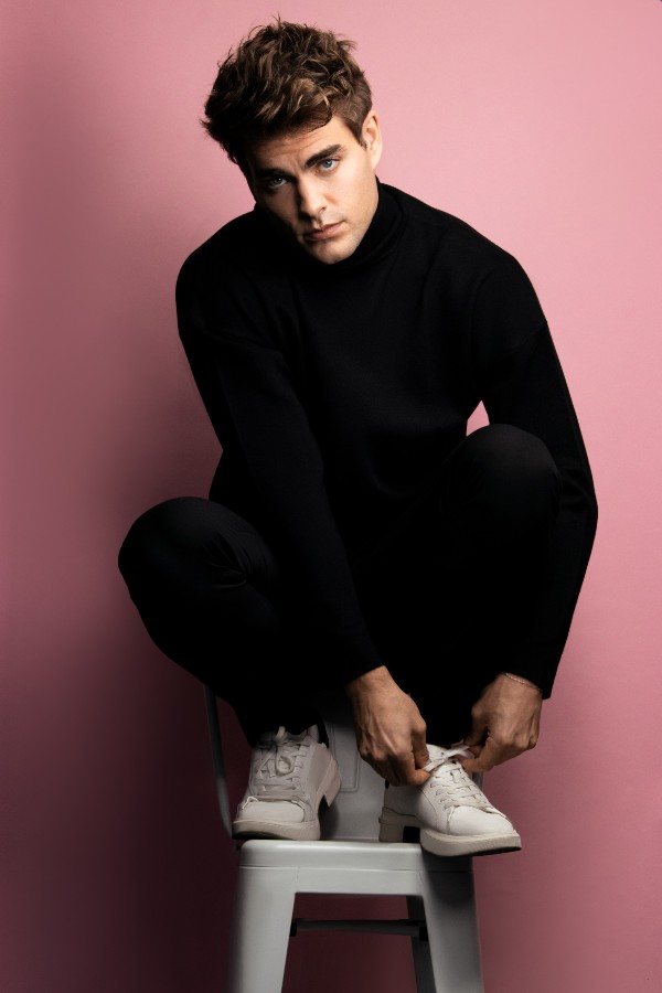 Seth Edeen: ReelShort’s #1 Star Reveals the Secrets of Vertical Fame #ReelShort #SethEdeen #VerticalSeries #GenZEntertainment #NewHollywood #ActingTips #MobileFirst #BeverlyHillsMagazine #SethEdeen #CelebrityInterviews