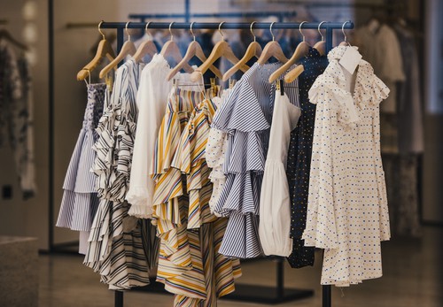 7 Reasons Why You Should Rent Clothes, Not Buy #fashion #style #shop #shopping #clothing #beverlyhills #shop #clothes #shopping #beverlyhillsmagazine #bevhillsmag #dress #styles #instyle #dresses #shop #clothes #shopping #shoes #handbags