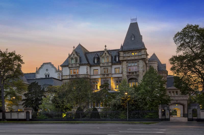Villa Kennedy Frankfurt #travel #5star #luxury #hotels #germany #beverlyhills #beverlyhillsmagazine #bevhillsmag