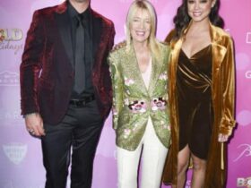 Robin Thicke, Lily Bosse, and Vanessa Lachey at the Rodeo Dr Lighting Ceremony