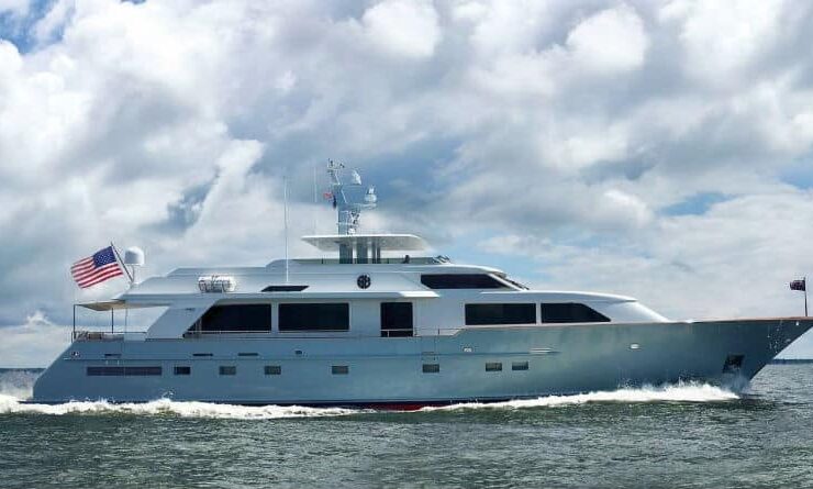 Sea Bound #Burger Yacht $2,250,000 ❤️✨ #luxury #yachting #life #yachts #yachtcharter #yacht #luxury #life #yachtlife #yachtclub #travel #lifestyle #beverlyhills #BevHillsMag