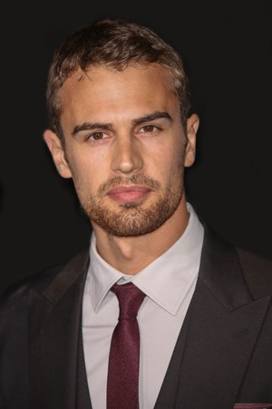 Hollywood Star of the Week: Theo James