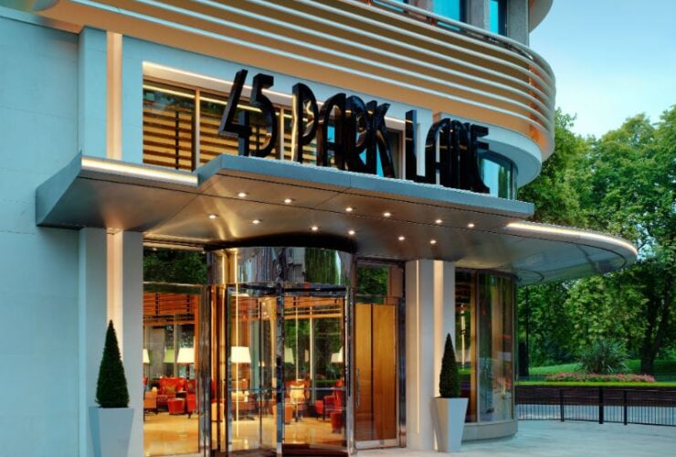 Vacation at the Sophisticated 45 Park Lane #vacation #travel #ivestarhotels #luxury #hotels #bevhillsmag #beverlyhills #beverlyhillsmagazine